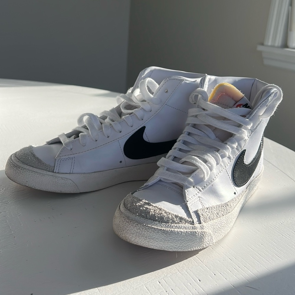 Nike Blazer Mid Sneakers